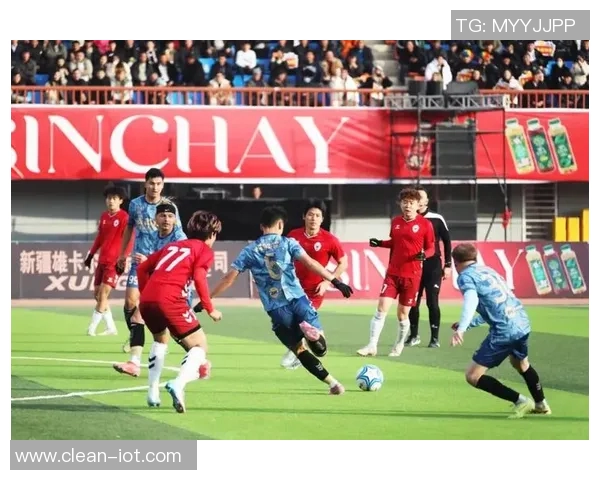 捍卫者队与基多体育大学的激烈对决展现足球魅力与团队精神 捍卫者队与基多体育大学的激烈对决展现足球魅力与团队精神