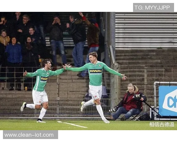 罗达与阿尔B的精彩对决揭示足球战术与团队合作的重要性 罗达与阿尔B的精彩对决揭示足球战术与团队合作的重要性