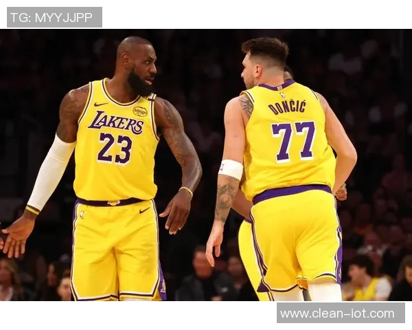 马刺与湖人激战正酣直播盛况尽在眼前不容错过