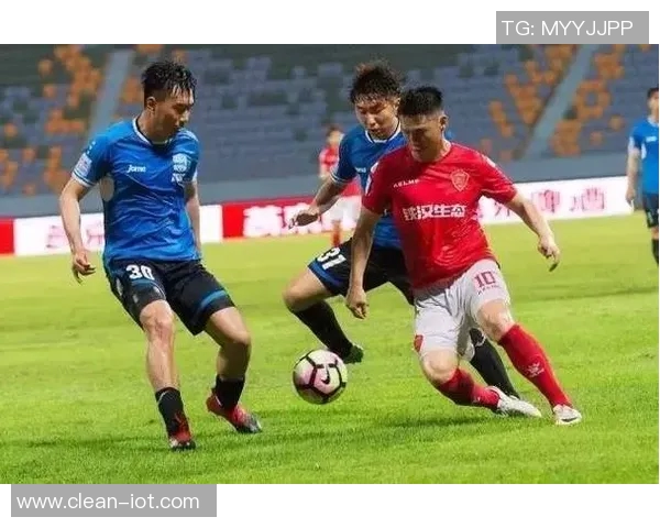 梅县铁汉迎战大连超越争夺中甲联赛关键三分的激烈对决