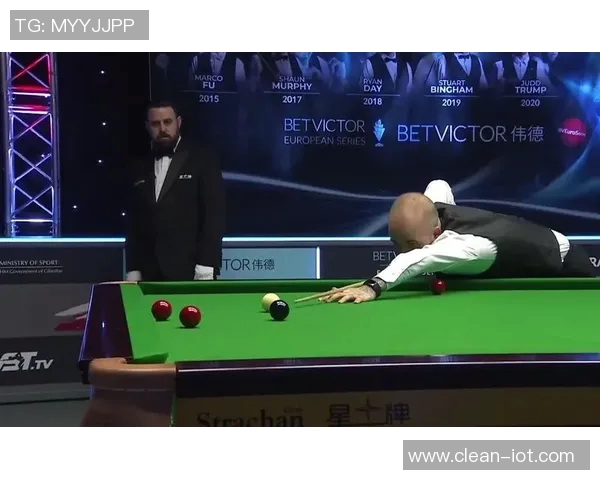 墨菲与布雷切尔激战正酣赛场精彩瞬间回顾与分析