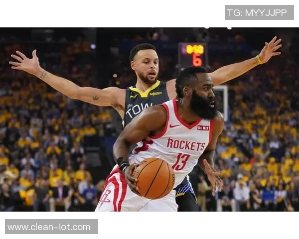 火箭队与上海大鲨鱼激战正酣比分胶着精彩瞬间回顾